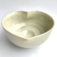 258 猪目茶碗　青磁　12.2×5.8cm