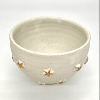 091 茶碗　星の王子さまとろくろの星　白　11.5×8.4cm