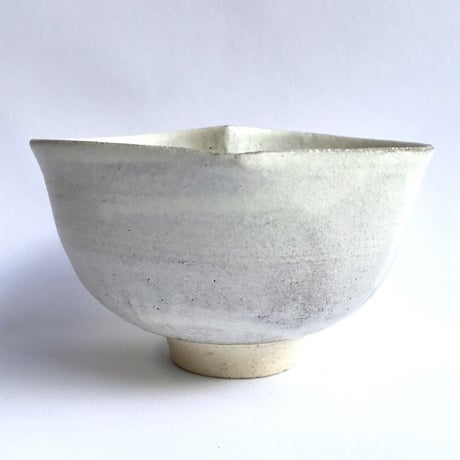 272 猪目茶碗　白百合(しらゆり)  13.2×7.6cm