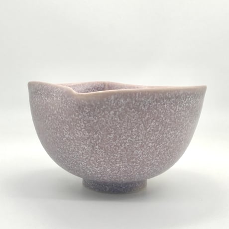 B144 猪目茶碗　はなびら(紫苑珊瑚)　13.5×7.9cm