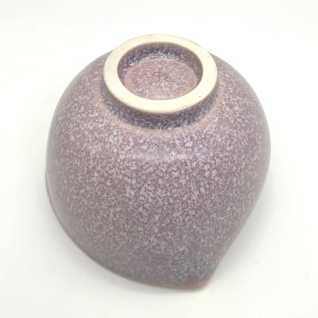 678 猪目茶碗　はなびら(紫苑珊瑚)+金リボン　12.8×8.7cm