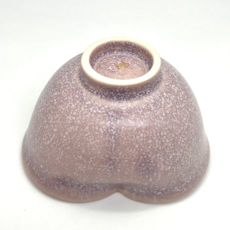 B149 猪目茶碗　紫苑珊瑚　14.2×7.9cm