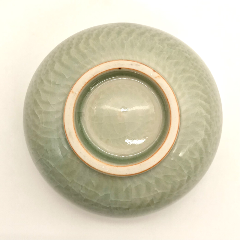 究極の美◼️蔵からめちゃくちゃオーラの出てる謎の紋様がある抹茶茶碗が出てきました。 究極の美◼️蔵からめちゃくちゃオーラの出てる謎の紋様がある