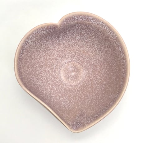 B148 猪目茶碗　はなびら(紫苑珊瑚)　13.8×8.4cm