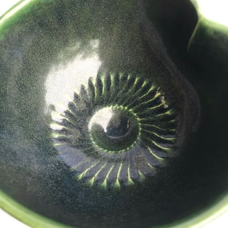 355 猪目茶碗　高麗納戸織部　12.6×6.2cm