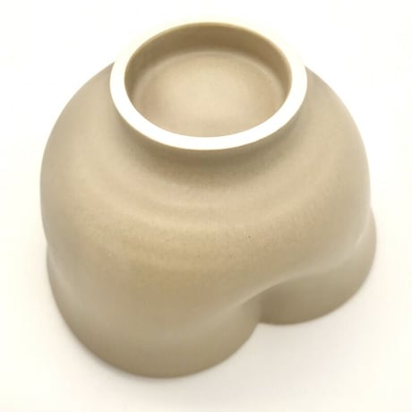 314 猪目茶碗　亜麻色(グレージュ)　11.0×6.7cm　小ぶり