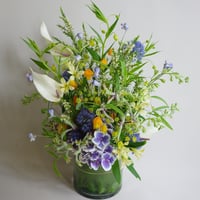 FRESH FLOWER ARRANGEMENT M