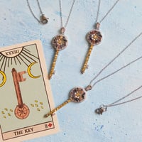 スーパーセブン x ルチルクォーツ「幸運の鍵」ネックレス（天然石/ペンダント/ネックレス/ステンレス）1個