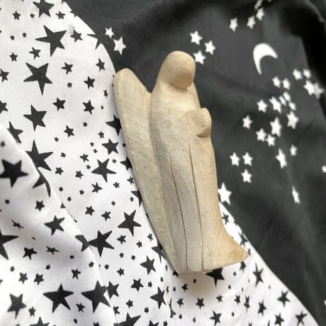 パロサント・エンジェル（天然香木パロサントの天使・置物）1個【1点物・再入荷無し】