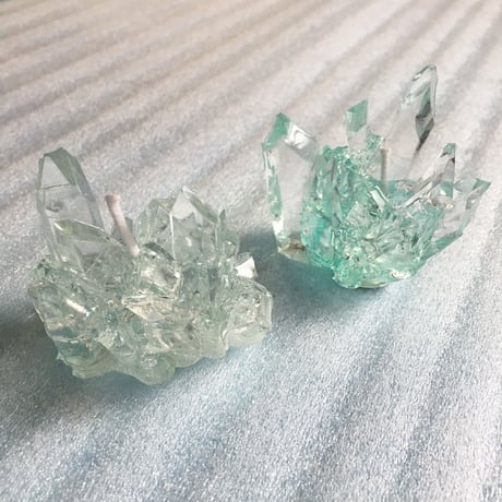 クリスタルキャンドル（サイズ約5-6cm/カラー4種類/グミワックス/ヒーリングキャンドル/小さなオマケ付き）1個
