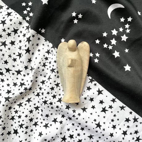 パロサント・エンジェル（天然香木パロサントの天使・置物）1個【1点物・再入荷無し】