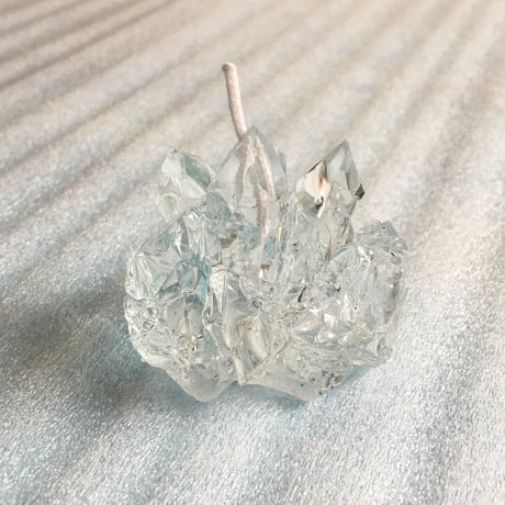 クリスタルキャンドル（サイズ約5-6cm/カラー4種類/グミワックス/ヒーリングキャンドル/小さなオマケ付き）1個