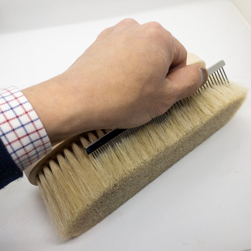 平野ブラシ　洋服用　お手入れ用ブラシ付き 平野刷毛製作所] 洋服ブラシ用お手入れ金クシ | フィボナッチ