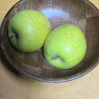 寄木細工風トレイ　アクセサリー入れなどにどうぞ　えっ　頭にかぶるって？　それはいいかも