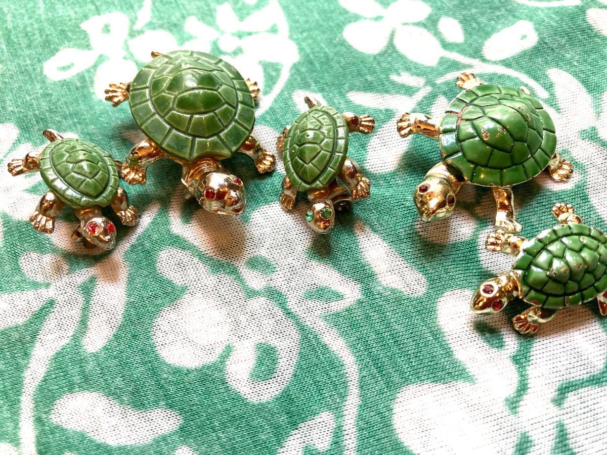 ブローチメタル製亀ファミリーSet of 5 | Antiques & Collectible