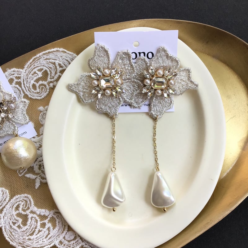 シルバーモチーフ＋揺れる変形パールイヤリング | pono-nagoya