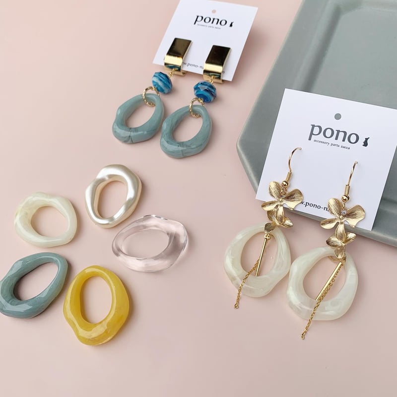 ガラスマーブルビーズとしずくフープのブルーピアス | pono-nagoya