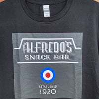アルフレッド・スナックバー Tシャツ (L-BLK)