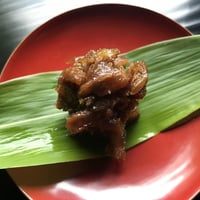 【味噌くるみ】(100㌘)　お山の胡桃がゴロゴロ入った甘辛い味噌胡桃。