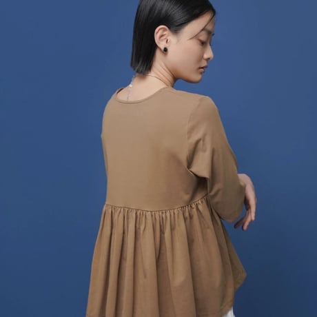 CYANTOKYO（シアントーキョー）スクエアネックバックギャザー