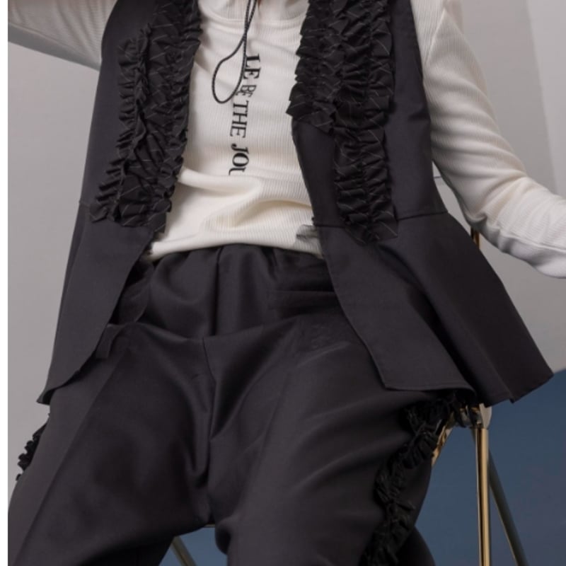 Eimeelaw（エイミーロー）ストライプフリルジレ×パンツ セットアップ