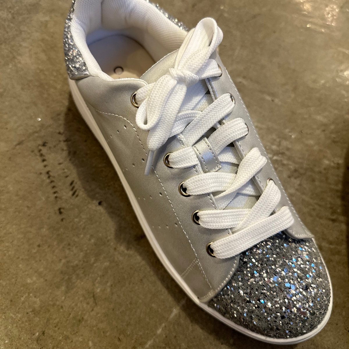 Libero(リベロ) ビジューローカットスニーカー | ZAZABYS Libero(リベロ) ビジューローカットスニーカー | ZAZABYS