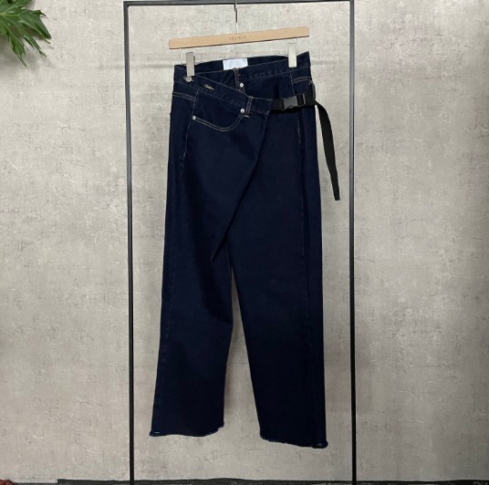 TRANOI.（トラノイ） アンバランスデニムジーンズ | ZAZABYS