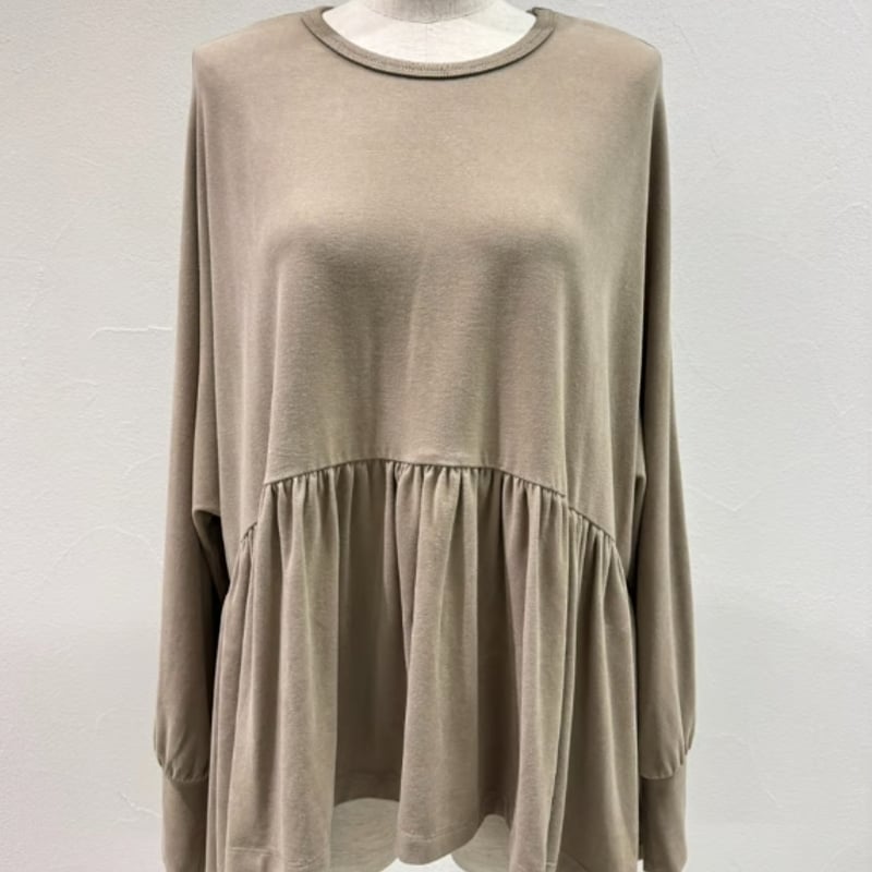 CYANTOKYO（シアントーキョー） ラウンドギャザーウォームドルマンTOPS