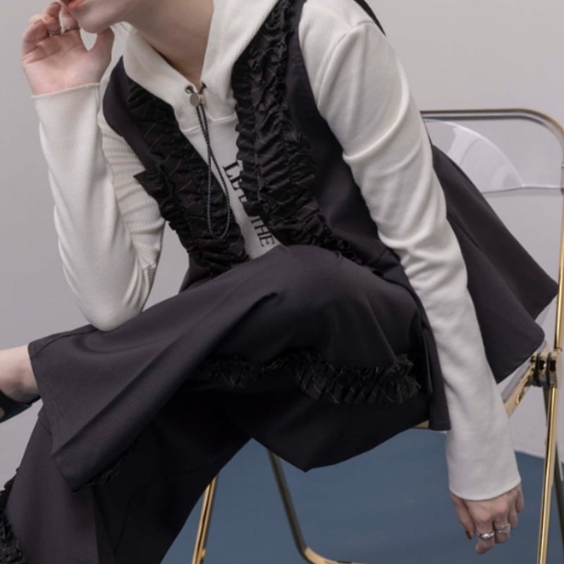 新品　今季　エイミーロウ　Eimee Law フリルトリミングパンツ　ブラック フリルデザイン 2タックパンツ Eimee Law│Eimee Law & LHELBIE