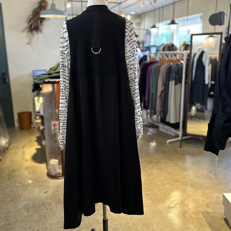 PaulineBleu (ポリーヌブロー) フロントフェイクボタンロングジレ