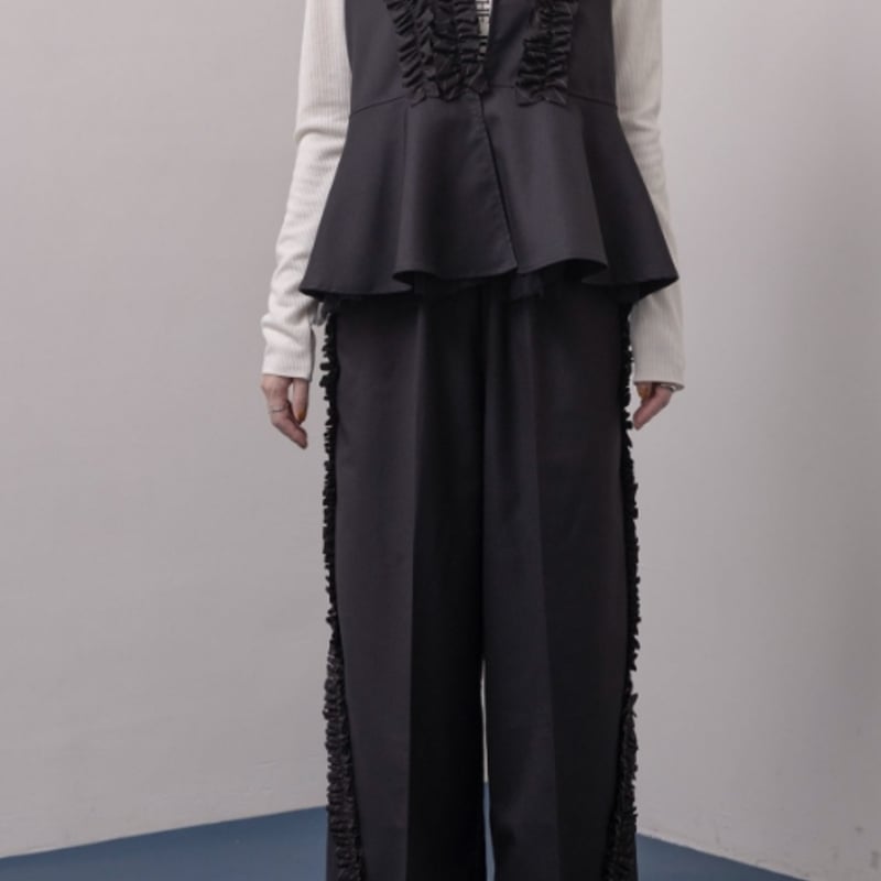 新品　今季　エイミーロウ　Eimee Law フリルトリミングパンツ　ブラック 新品 今季 エイミーロウ Eimee Law フリルトリミングパンツ