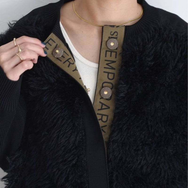 EImeeLaw(エイミーロー）ファードッキングロゴテープニットカーデ