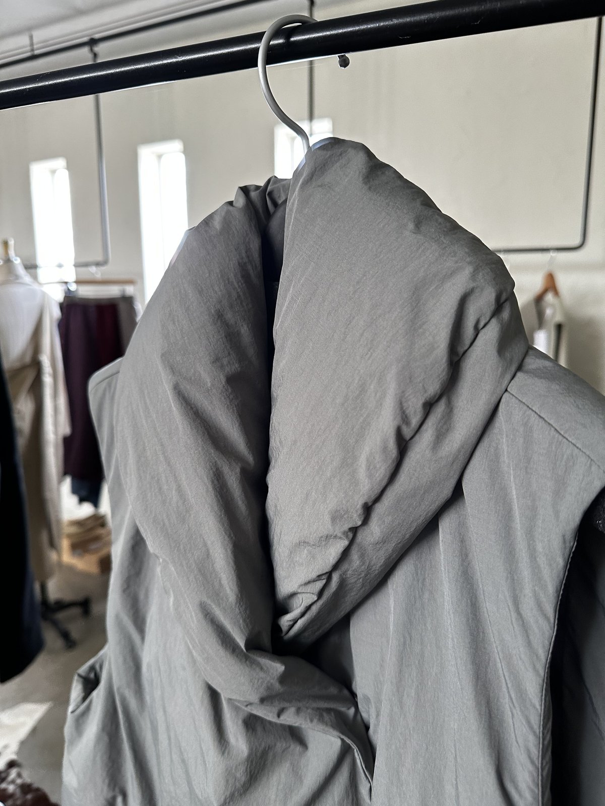 ショールカラーロングダウンベスト | ZAZABYS