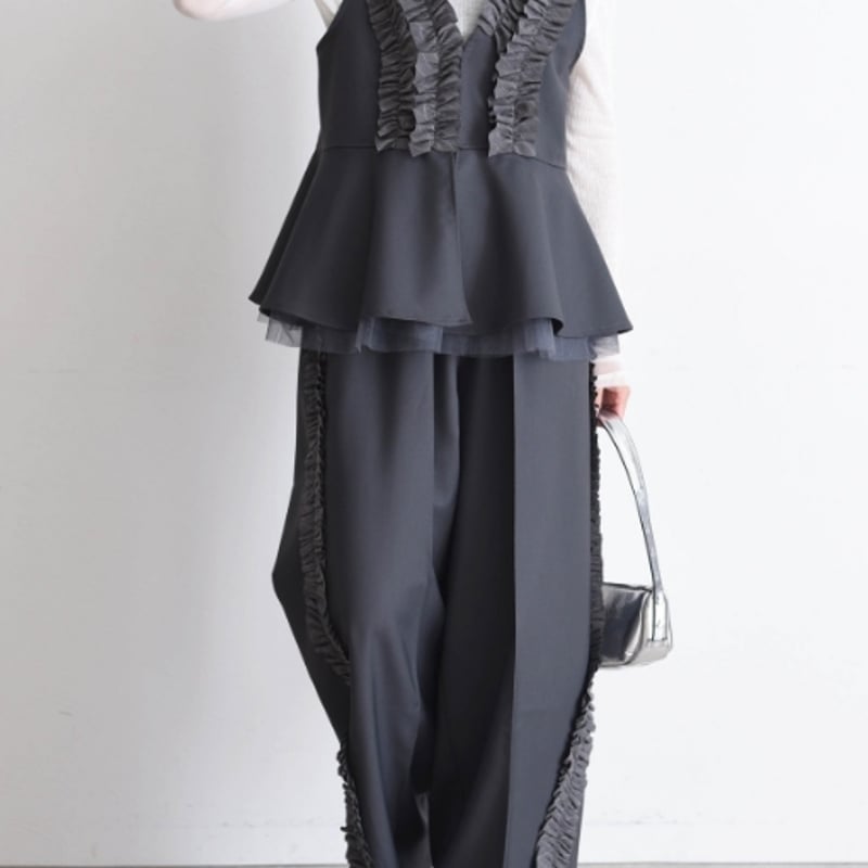 新品　今季　エイミーロウ　Eimee Law フリルトリミングパンツ　アイボリー 新品 今季 エイミーロウ Eimee Law フリルトリミングパンツ