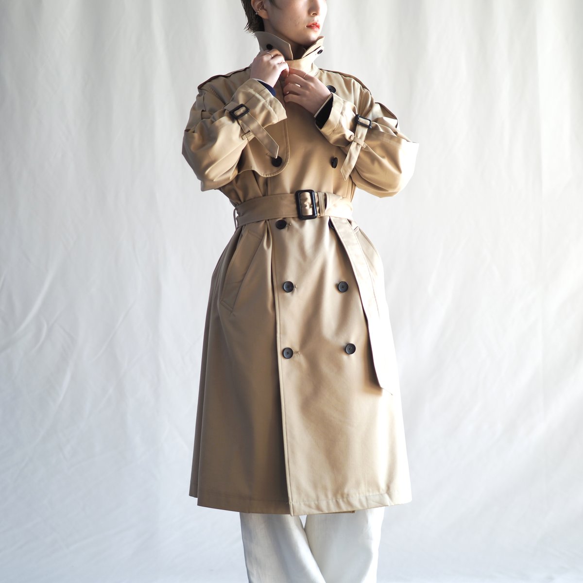 新見本工場　トレンチコートサイズ2 新品タグ付　　　　　　　ライナー付き 新見本工場 トレンチコートサイズ2 新品タグ付 ライナー付き 新見本