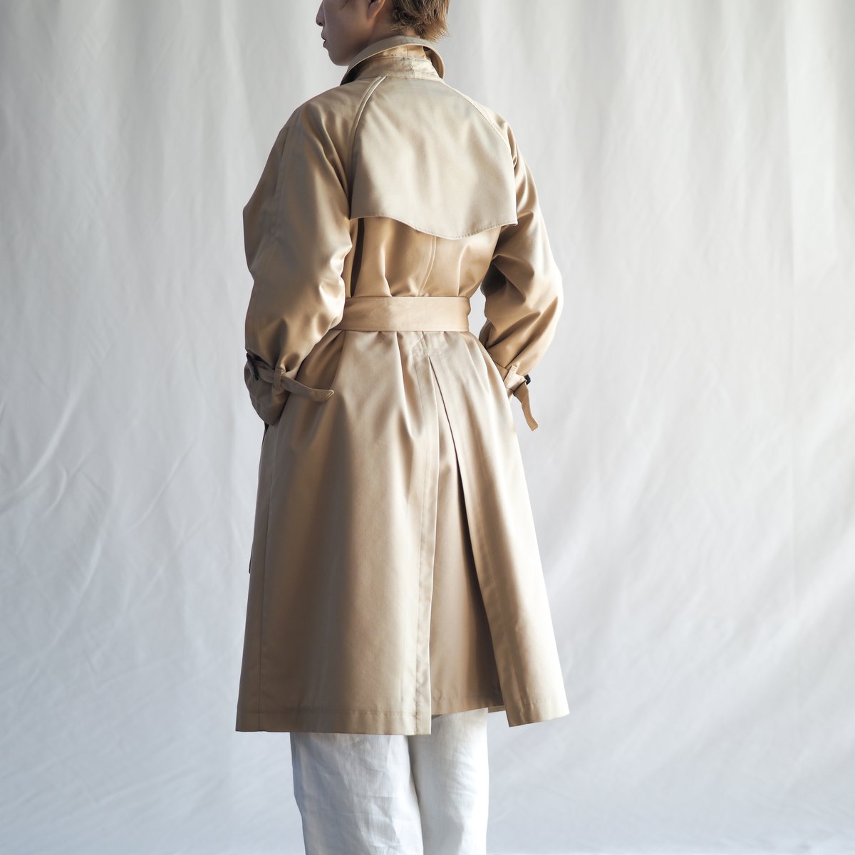 新見本工場　トレンチコートサイズ2 新品タグ付　　　　　　　ライナー付き はたやトレンチ【ベージュ】002CO ［ コットン × メリノウール