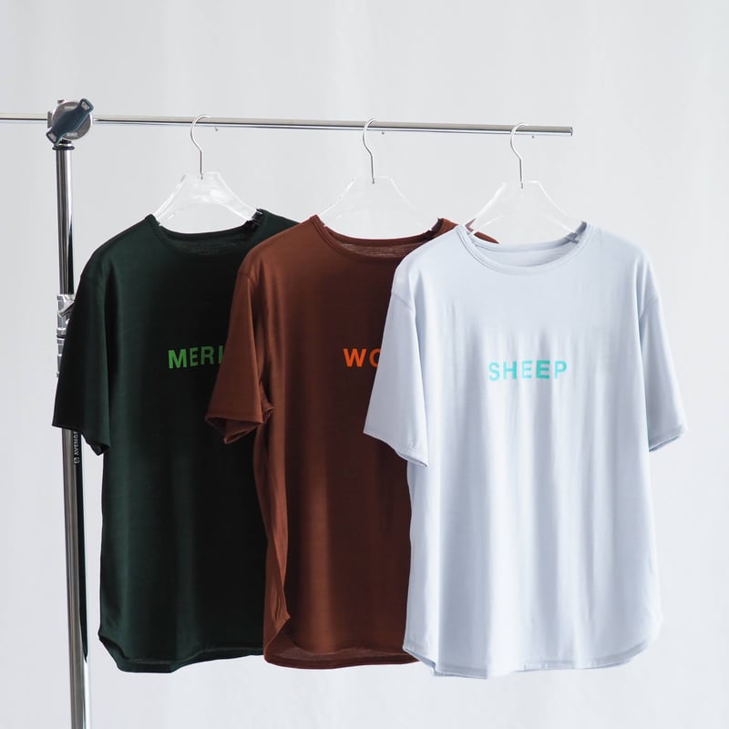 Sheep Words Tee - シープワーズティー - 「メリノウール」 | 新見本