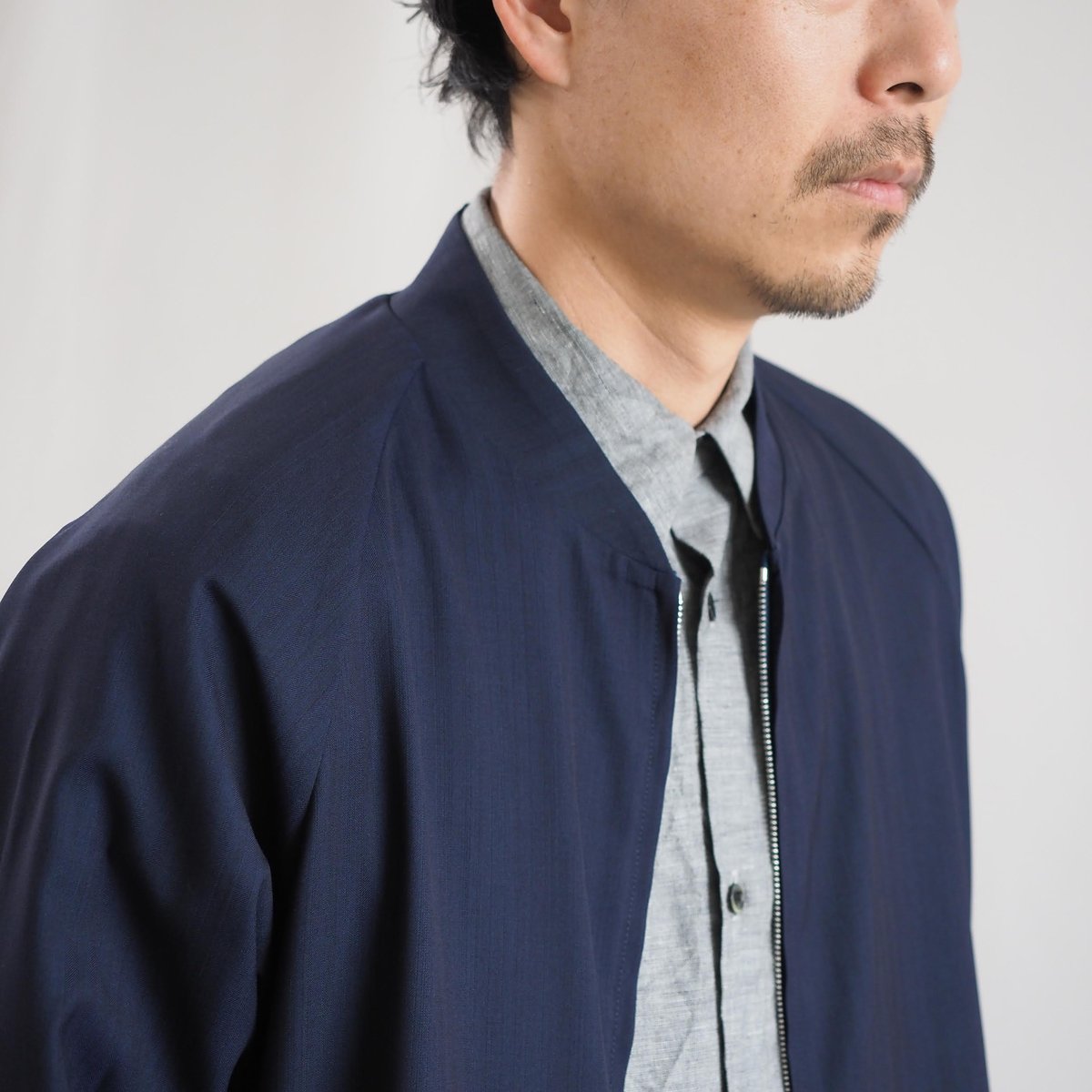 新見本工場　はたやブルゾン　クロムネイビー はたやブルゾン【ネイビー】 007BZ ［ メリノウール × シルク ］ | 新