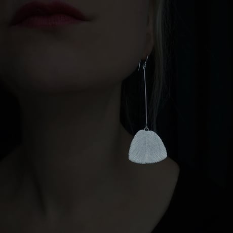 シルバー ネックレス 羽 スウィング 北欧 デザイン シンプル フィンランド製 | Pioni Design ：Serenity
