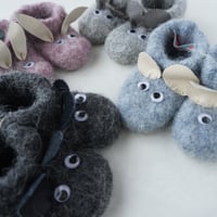 ベビーブーツ 乳幼児用 室内用 ウール ６－18か月 | Hanne H：ブーティ