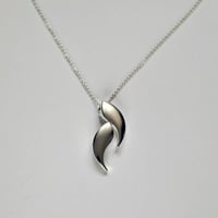 ネックレス  葉っぱ モチーフ シルバー925北欧デザイン ハンドメイド フィンランド製 ギフト | Sassi Design： オータム
