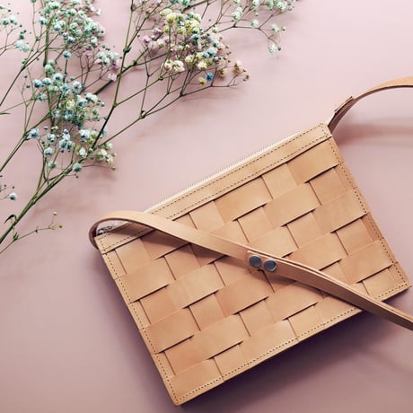 【スウェーデン製】北欧 ハンドメイド ミニバッグ 編込み 上質フルグレインレザー | Eduards Accessories Sweden「Näver」 スモール