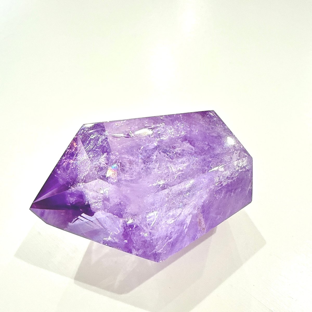New✨虹がいっぱい🌈💜1点もの！BIGアメジスト六角柱ポイント
