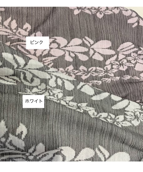 14313 レイ柄ジャガードVネックワンピース