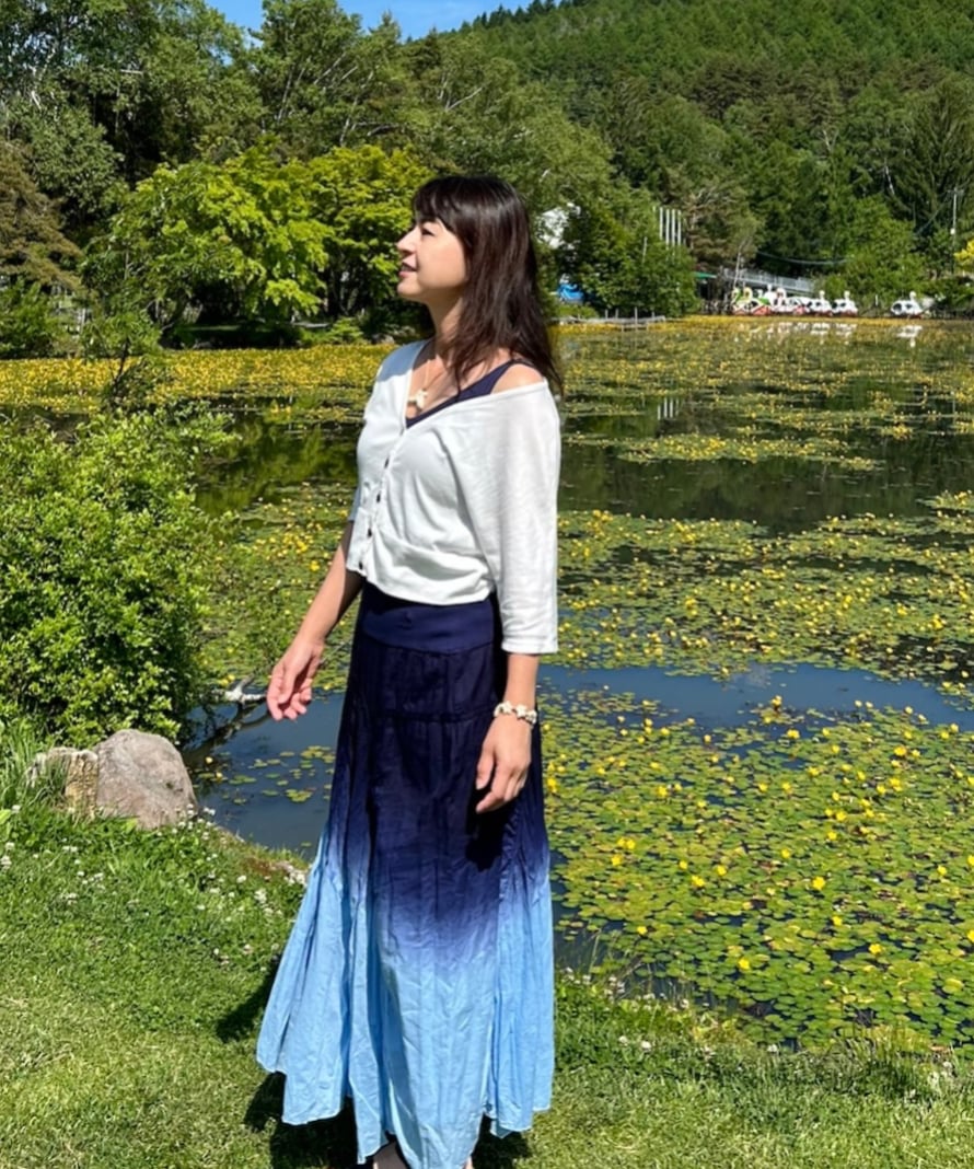 カネコイサオ 綿ローン くすみピンク ローズ 花柄 段々被せ スカート カネコイサオ 綿ローン くすみピンク ローズ 花柄 段々被せ スカート