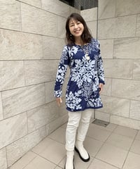 84027 薄手裏起毛キルト柄クルースエット
