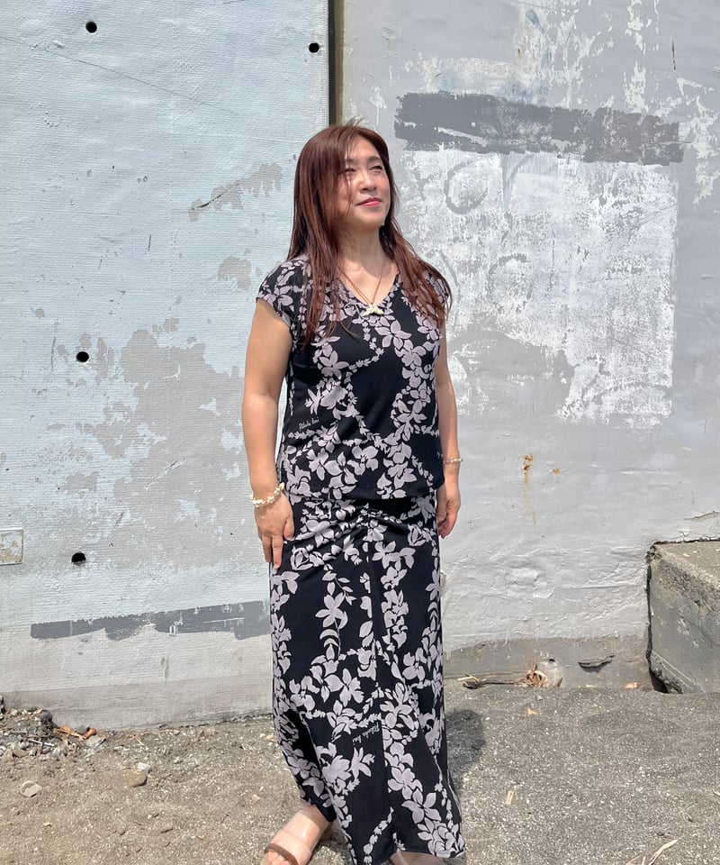 44004 ガーデニアピカケレイ柄ベアジョーゼットVネックトップス | Pikake