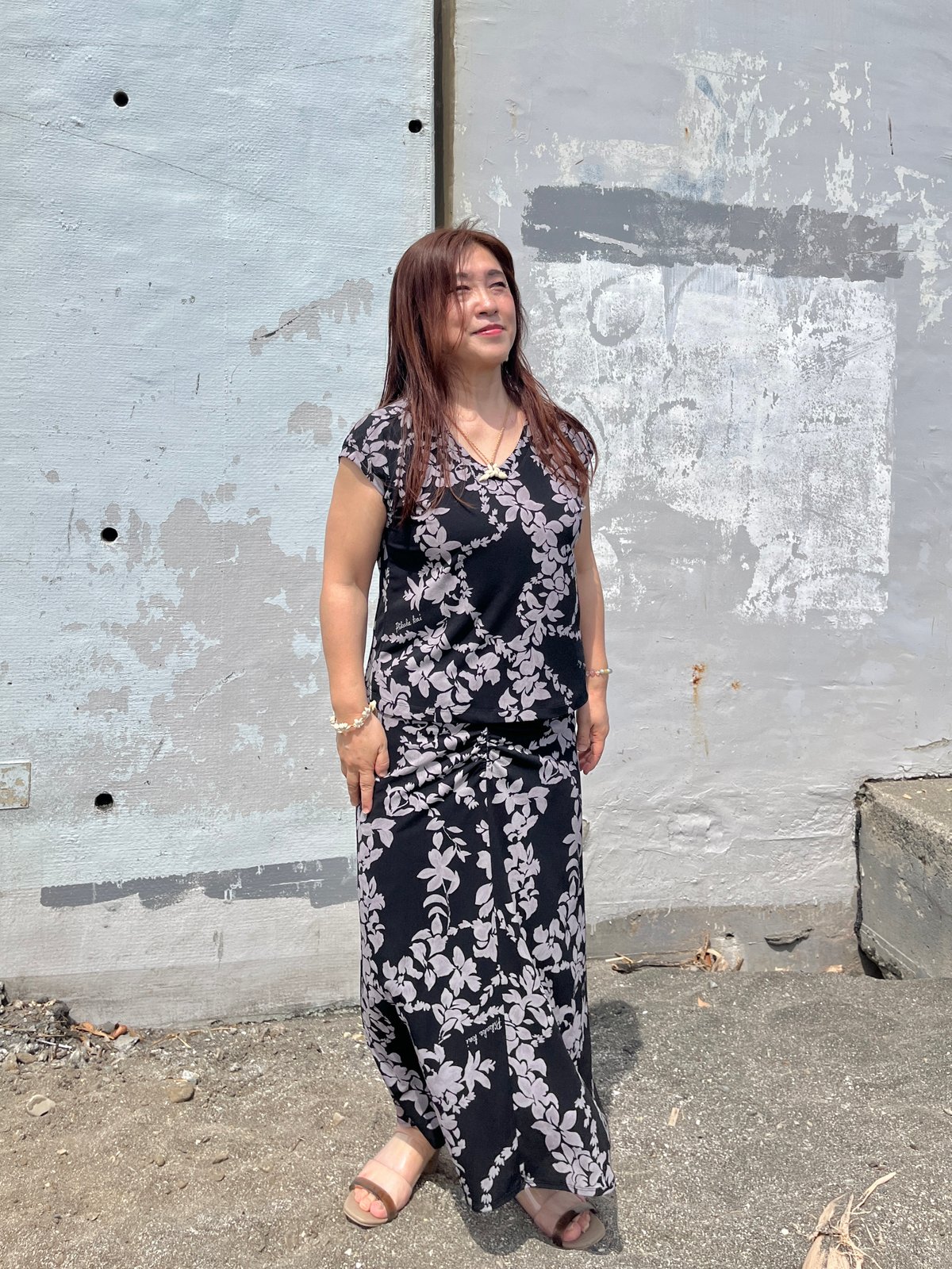 44004 ガーデニアピカケレイ柄ベアジョーゼットVネックトップス | Pikake