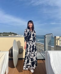 44300 ガーデニアピカケ柄ベアジョーゼット7分袖ワンピース