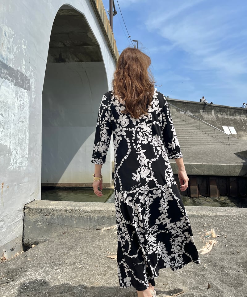 44300 ガーデニアピカケ柄ベアジョーゼット7分袖ワンピース | Pikake